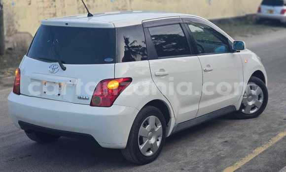 Buy Used Toyota IST White Car in Dar es Salaam in Dar es Salaam Buy Used Toyota IST White Car in Dar es Salaam in Dar es Salaam