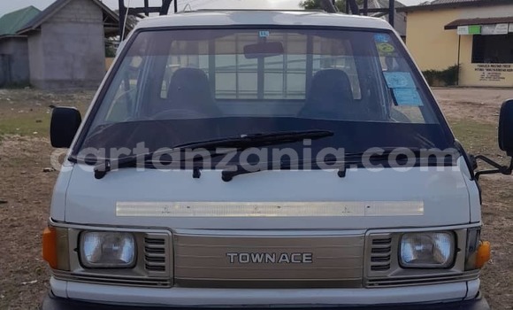 Buy Used Toyota Town Ace White Car in Dar es Salaam in Dar es Salaam