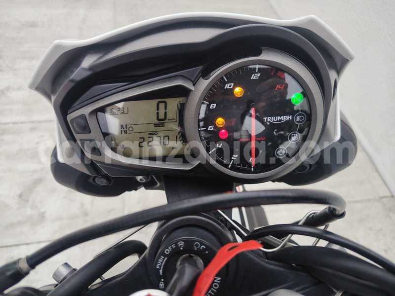 Big with watermark triumph street triple arusha arusha 32143