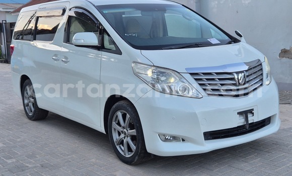 Nunua Imported Toyota Alphard Nyeupe Gari ndani ya Dar es Salaam nchini Dar es Salaam