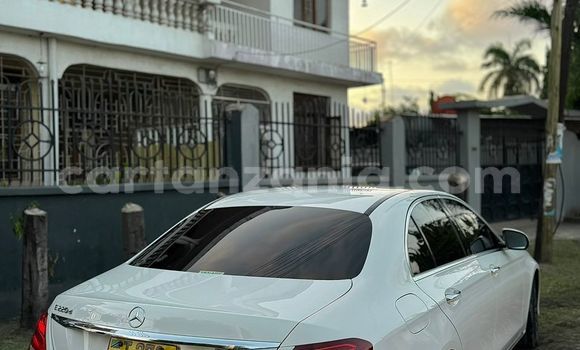 Nunua Ilio tumika Mercedes‒Benz E–Class Nyeupe Gari ndani ya Dar es Salaam nchini Dar es Salaam Nunua Ilio tumika Mercedes‒Benz E–Class Nyeupe Gari ndani ya Dar es Salaam nchini Dar es Salaam