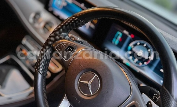 Nunua Ilio tumika Mercedes‒Benz E–Class Nyeupe Gari ndani ya Dar es Salaam nchini Dar es Salaam Nunua Ilio tumika Mercedes‒Benz E–Class Nyeupe Gari ndani ya Dar es Salaam nchini Dar es Salaam