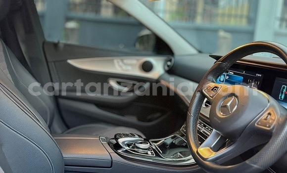 Nunua Ilio tumika Mercedes‒Benz E–Class Nyeupe Gari ndani ya Dar es Salaam nchini Dar es Salaam Nunua Ilio tumika Mercedes‒Benz E–Class Nyeupe Gari ndani ya Dar es Salaam nchini Dar es Salaam