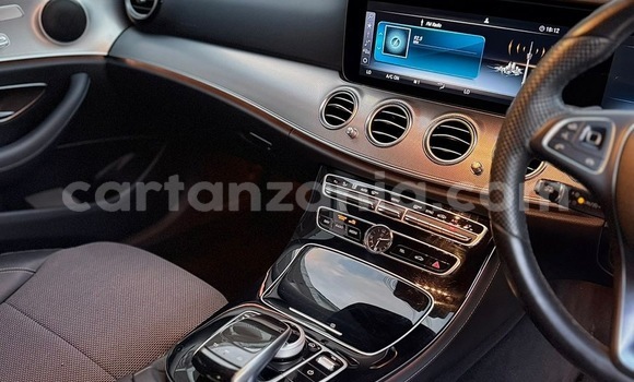 Nunua Ilio tumika Mercedes‒Benz E–Class Nyeupe Gari ndani ya Dar es Salaam nchini Dar es Salaam Nunua Ilio tumika Mercedes‒Benz E–Class Nyeupe Gari ndani ya Dar es Salaam nchini Dar es Salaam