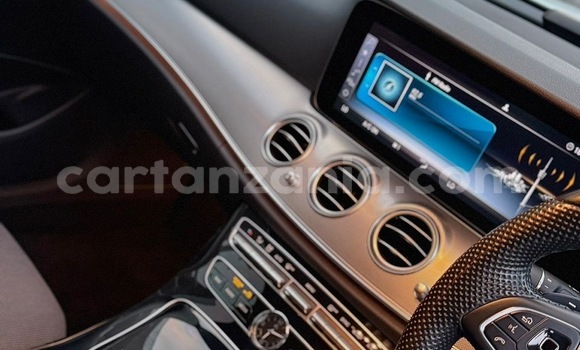 Nunua Ilio tumika Mercedes‒Benz E–Class Nyeupe Gari ndani ya Dar es Salaam nchini Dar es Salaam Nunua Ilio tumika Mercedes‒Benz E–Class Nyeupe Gari ndani ya Dar es Salaam nchini Dar es Salaam