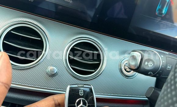 Nunua Imported Mercedes‒Benz E–Class Nyeusi Gari ndani ya Dar es Salaam nchini Dar es Salaam Nunua Imported Mercedes‒Benz E–Class Nyeusi Gari ndani ya Dar es Salaam nchini Dar es Salaam