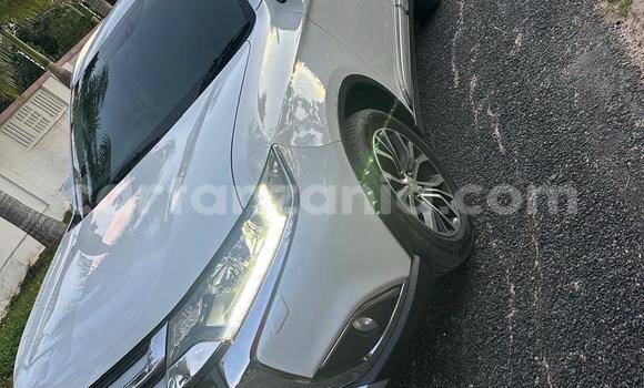 Nunua Ilio tumika Mitsubishi Outlander Nyeupe Gari ndani ya Dar es Salaam nchini Dar es Salaam Nunua Ilio tumika Mitsubishi Outlander Nyeupe Gari ndani ya Dar es Salaam nchini Dar es Salaam