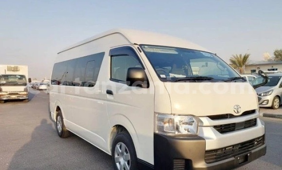 Buy Used Toyota Hiace White Car in Dar es Salaam in Dar es Salaam Buy Used Toyota Hiace White Car in Dar es Salaam in Dar es Salaam
