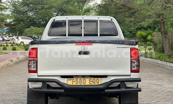 Buy Used Toyota Hiluxe VIGO White Car in Dar es Salaam in Dar es Salaam Buy Used Toyota Hiluxe VIGO White Car in Dar es Salaam in Dar es Salaam
