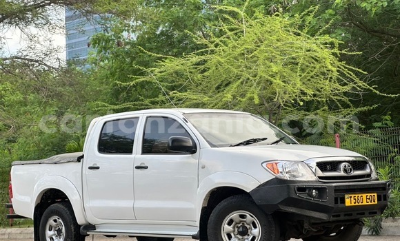 Buy Used Toyota Hiluxe VIGO White Car in Dar es Salaam in Dar es Salaam Buy Used Toyota Hiluxe VIGO White Car in Dar es Salaam in Dar es Salaam