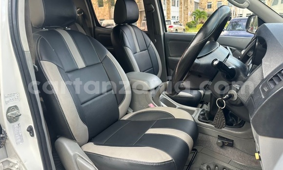 Buy Used Toyota Hiluxe VIGO White Car in Dar es Salaam in Dar es Salaam Buy Used Toyota Hiluxe VIGO White Car in Dar es Salaam in Dar es Salaam