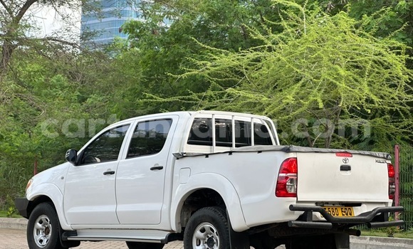 Buy Used Toyota Hiluxe VIGO White Car in Dar es Salaam in Dar es Salaam Buy Used Toyota Hiluxe VIGO White Car in Dar es Salaam in Dar es Salaam