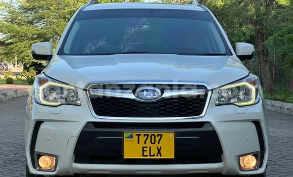 Nunua Ilio tumika Subaru Forester Nyeupe Gari ndani ya Dar es Salaam nchini Dar es Salaam