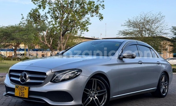 Nunua Ilio tumika MercedesâBenz EâClass Fedha Gari ndani ya Dar es Salaam nchini Dar es Salaam Nunua Ilio tumika MercedesâBenz EâClass Fedha Gari ndani ya Dar es Salaam nchini Dar es Salaam