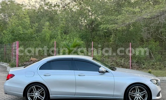 Nunua Ilio tumika MercedesâBenz EâClass Fedha Gari ndani ya Dar es Salaam nchini Dar es Salaam Nunua Ilio tumika MercedesâBenz EâClass Fedha Gari ndani ya Dar es Salaam nchini Dar es Salaam