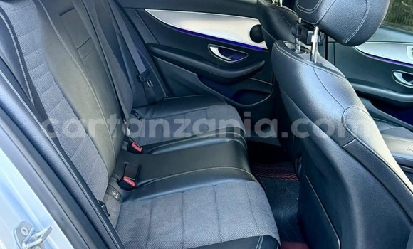 Nunua Ilio tumika MercedesâBenz EâClass Fedha Gari ndani ya Dar es Salaam nchini Dar es Salaam Nunua Ilio tumika MercedesâBenz EâClass Fedha Gari ndani ya Dar es Salaam nchini Dar es Salaam