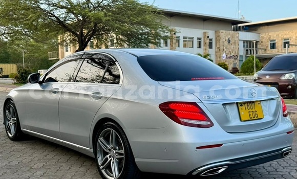 Nunua Ilio tumika MercedesâBenz EâClass Fedha Gari ndani ya Dar es Salaam nchini Dar es Salaam Nunua Ilio tumika MercedesâBenz EâClass Fedha Gari ndani ya Dar es Salaam nchini Dar es Salaam
