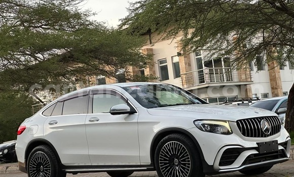 Nunua Imported MercedesâBenz GLC Coupe Nyeupe Gari ndani ya Dar es Salaam nchini Dar es Salaam Nunua Imported MercedesâBenz GLC Coupe Nyeupe Gari ndani ya Dar es Salaam nchini Dar es Salaam