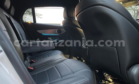 Nunua Imported MercedesâBenz GLC Coupe Nyeupe Gari ndani ya Dar es Salaam nchini Dar es Salaam Nunua Imported MercedesâBenz GLC Coupe Nyeupe Gari ndani ya Dar es Salaam nchini Dar es Salaam