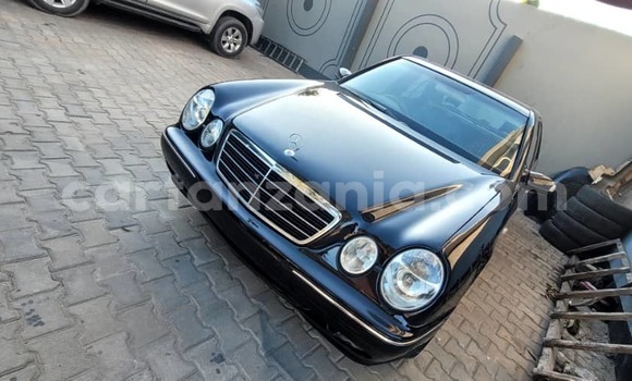 Nunua Ilio tumika Mercedes-Benz E200 Brown Gari ndani ya Dar es Salaam nchini Dar es Salaam Nunua Ilio tumika Mercedes-Benz E200 Brown Gari ndani ya Dar es Salaam nchini Dar es Salaam