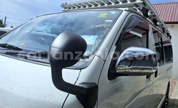 Buy Import Toyota Hiace White Car in Dar es Salaam in Dar es Salaam Buy Import Toyota Hiace White Car in Dar es Salaam in Dar es Salaam