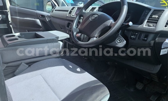 Buy Import Toyota Hiace White Car in Dar es Salaam in Dar es Salaam Buy Import Toyota Hiace White Car in Dar es Salaam in Dar es Salaam