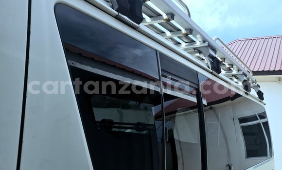 Buy Import Toyota Hiace White Car in Dar es Salaam in Dar es Salaam Buy Import Toyota Hiace White Car in Dar es Salaam in Dar es Salaam