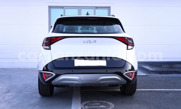 Buy Used Kia Sportage White Car in Dar es Salaam in Dar es Salaam Buy Used Kia Sportage White Car in Dar es Salaam in Dar es Salaam