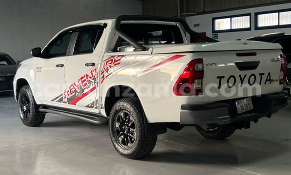 Buy Import Toyota Hiluxe Revo White Car in Arusha in Arusha Buy Import Toyota Hiluxe Revo White Car in Arusha in Arusha