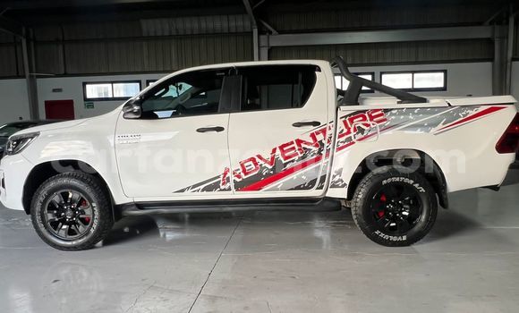 Buy Import Toyota Hiluxe Revo White Car in Arusha in Arusha Buy Import Toyota Hiluxe Revo White Car in Arusha in Arusha