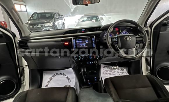 Buy Import Toyota Hiluxe Revo White Car in Arusha in Arusha Buy Import Toyota Hiluxe Revo White Car in Arusha in Arusha