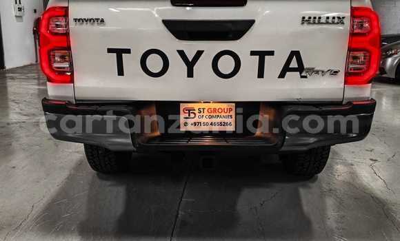 Buy Import Toyota Hiluxe Revo White Car in Arusha in Arusha Buy Import Toyota Hiluxe Revo White Car in Arusha in Arusha