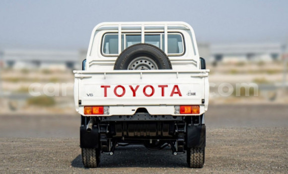 Buy Used Toyota Land Cruiser White Car in Dar es Salaam in Dar es Salaam Buy Used Toyota Land Cruiser White Car in Dar es Salaam in Dar es Salaam