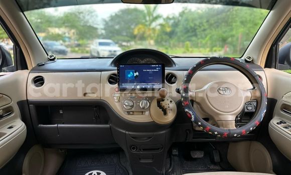 Buy Used Toyota Sienta Blue Car in Dar es Salaam in Dar es Salaam Buy Used Toyota Sienta Blue Car in Dar es Salaam in Dar es Salaam