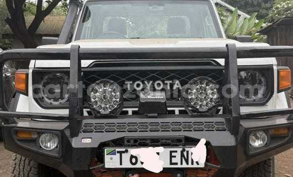 Buy Import Toyota Land Cruiser White Car in Moshi in Kilimanjaro Buy Import Toyota Land Cruiser White Car in Moshi in Kilimanjaro