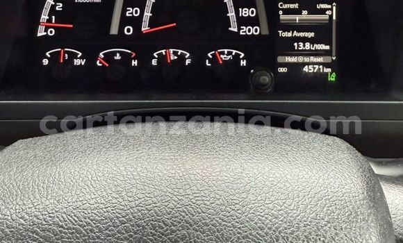 Nunua Imported Toyota Land Cruiser Nyeupe Gari ndani ya Moshi nchini Kilimanjaro Nunua Imported Toyota Land Cruiser Nyeupe Gari ndani ya Moshi nchini Kilimanjaro