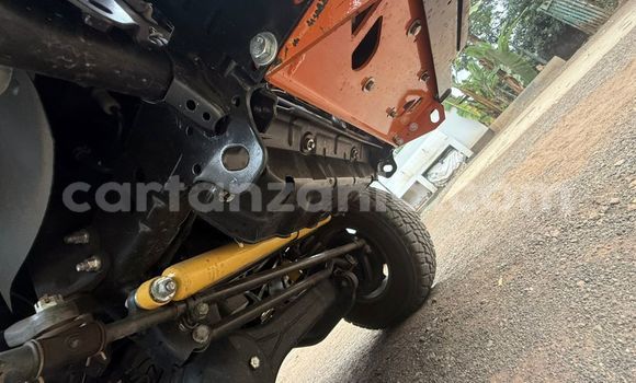 Nunua Imported Toyota Land Cruiser Nyeupe Gari ndani ya Moshi nchini Kilimanjaro Nunua Imported Toyota Land Cruiser Nyeupe Gari ndani ya Moshi nchini Kilimanjaro