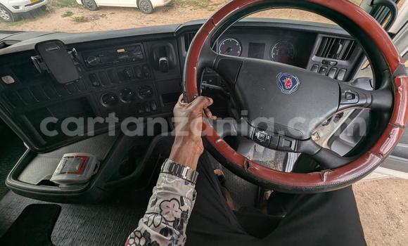 Nunua Ilio tumika Scania R420 Nyeupe Lori ndani ya Dar es Salaam nchini Dar es Salaam Nunua Ilio tumika Scania R420 Nyeupe Lori ndani ya Dar es Salaam nchini Dar es Salaam