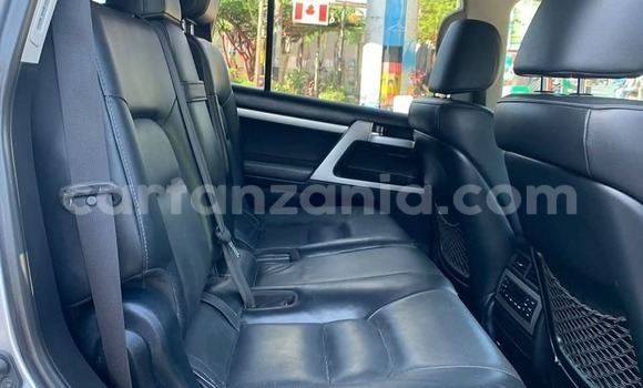 Nunua Ilio tumika Toyota Land Cruiser Fedha Gari ndani ya Dar es Salaam nchini Dar es Salaam Nunua Ilio tumika Toyota Land Cruiser Fedha Gari ndani ya Dar es Salaam nchini Dar es Salaam