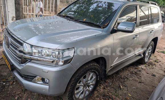 Nunua Ilio tumika Toyota Land Cruiser Fedha Gari ndani ya Dar es Salaam nchini Dar es Salaam Nunua Ilio tumika Toyota Land Cruiser Fedha Gari ndani ya Dar es Salaam nchini Dar es Salaam