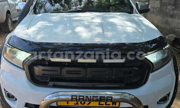 Nunua Ilio tumika FORD MUSTANG Nyeupe Gari ndani ya Dar es Salaam nchini Dar es Salaam Nunua Ilio tumika FORD MUSTANG Nyeupe Gari ndani ya Dar es Salaam nchini Dar es Salaam