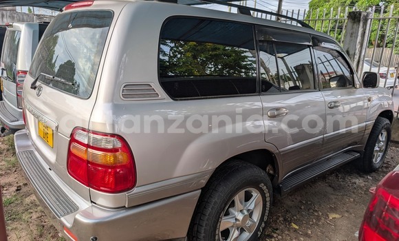 Nunua Ilio tumika Toyota Land Cruiser Fedha Gari ndani ya Dar es Salaam nchini Dar es Salaam Nunua Ilio tumika Toyota Land Cruiser Fedha Gari ndani ya Dar es Salaam nchini Dar es Salaam