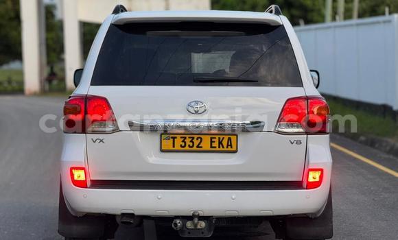Buy Used Toyota Land Cruiser White Car in Dar es Salaam in Dar es Salaam Buy Used Toyota Land Cruiser White Car in Dar es Salaam in Dar es Salaam
