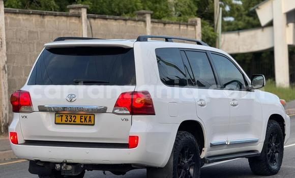 Buy Used Toyota Land Cruiser White Car in Dar es Salaam in Dar es Salaam Buy Used Toyota Land Cruiser White Car in Dar es Salaam in Dar es Salaam