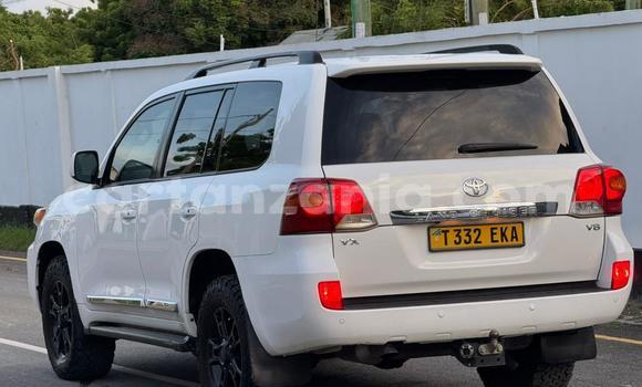 Buy Used Toyota Land Cruiser White Car in Dar es Salaam in Dar es Salaam Buy Used Toyota Land Cruiser White Car in Dar es Salaam in Dar es Salaam