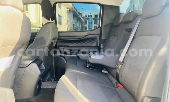 Nunua Mpya Toyota Land Cruiser Prado Nyeupe Gari ndani ya Dar es Salaam nchini Dar es Salaam Nunua Mpya Toyota Land Cruiser Prado Nyeupe Gari ndani ya Dar es Salaam nchini Dar es Salaam