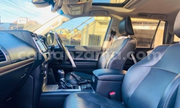 Nunua Mpya Toyota Land Cruiser Prado Nyeupe Gari ndani ya Dar es Salaam nchini Dar es Salaam Nunua Mpya Toyota Land Cruiser Prado Nyeupe Gari ndani ya Dar es Salaam nchini Dar es Salaam