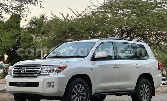 Buy Used Toyota Land Cruiser White Car in Dar es Salaam in Dar es Salaam Buy Used Toyota Land Cruiser White Car in Dar es Salaam in Dar es Salaam