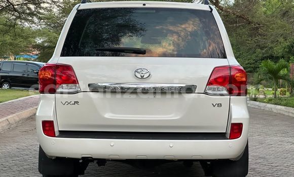 Buy Used Toyota Land Cruiser White Car in Dar es Salaam in Dar es Salaam Buy Used Toyota Land Cruiser White Car in Dar es Salaam in Dar es Salaam
