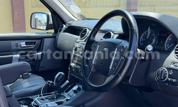Buy Import Land Rover Discovery White Car in Dar es Salaam in Dar es Salaam Buy Import Land Rover Discovery White Car in Dar es Salaam in Dar es Salaam